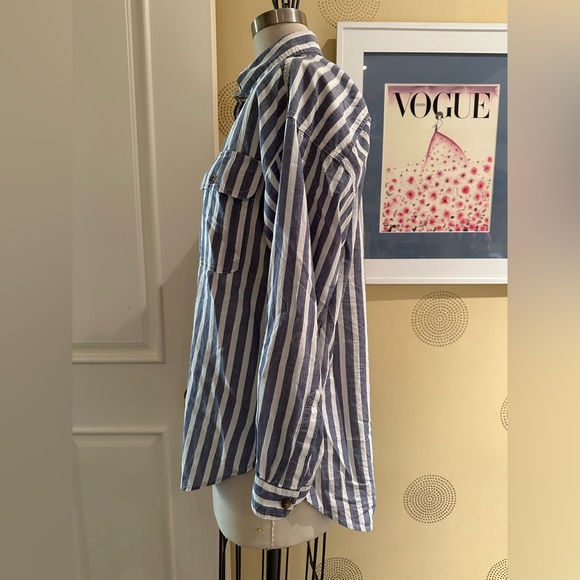 Size S BDG blue & white striped button up long sleeve - Picture 2 of 4
